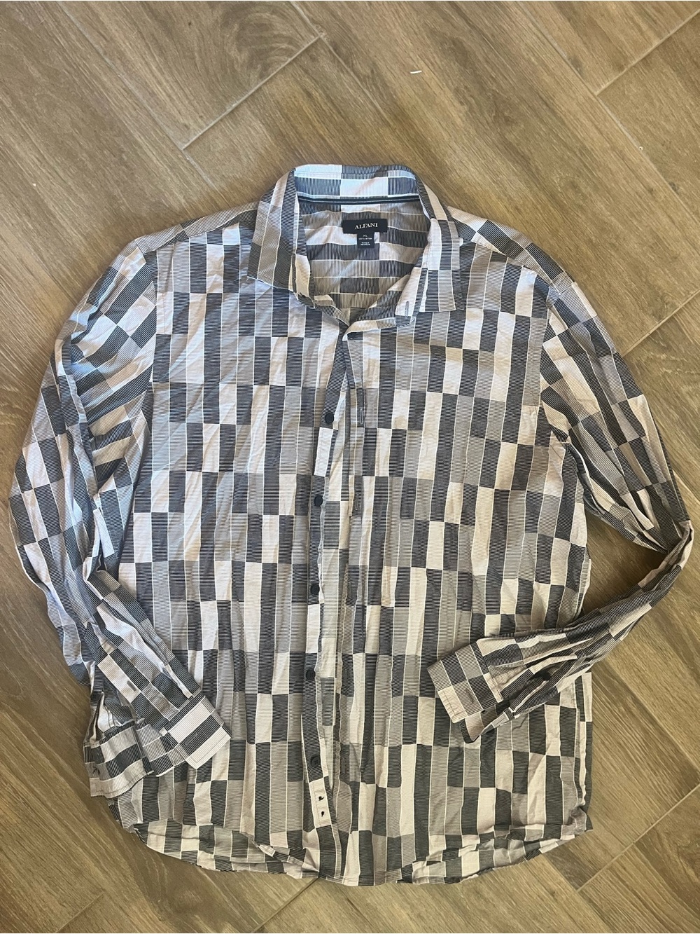 Alfani Men's Gray & White Geometric Button-Down Shirt